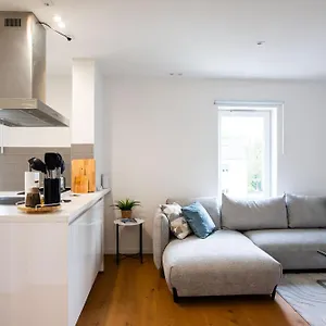Schoene, Zentrale Fuer 4 Personen Apartment